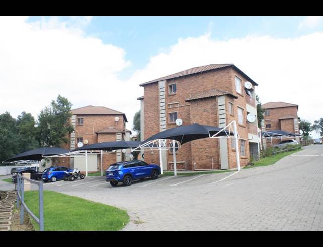 2 BEDROOM TOWNHOUSE FOR SALE IN BIRCHLEIGH